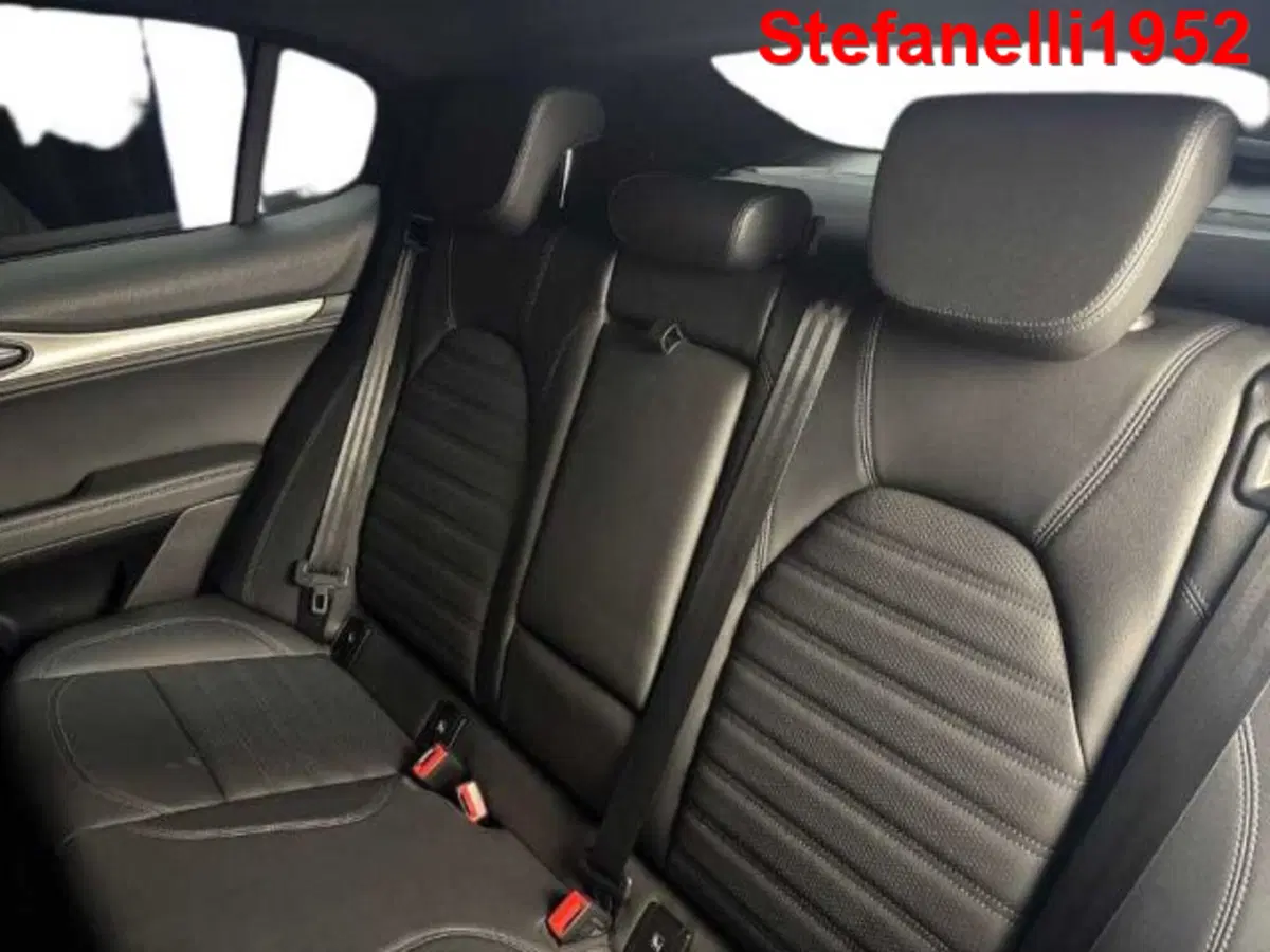 Alfa Romeo Stelvio usata a Bologna (9)
