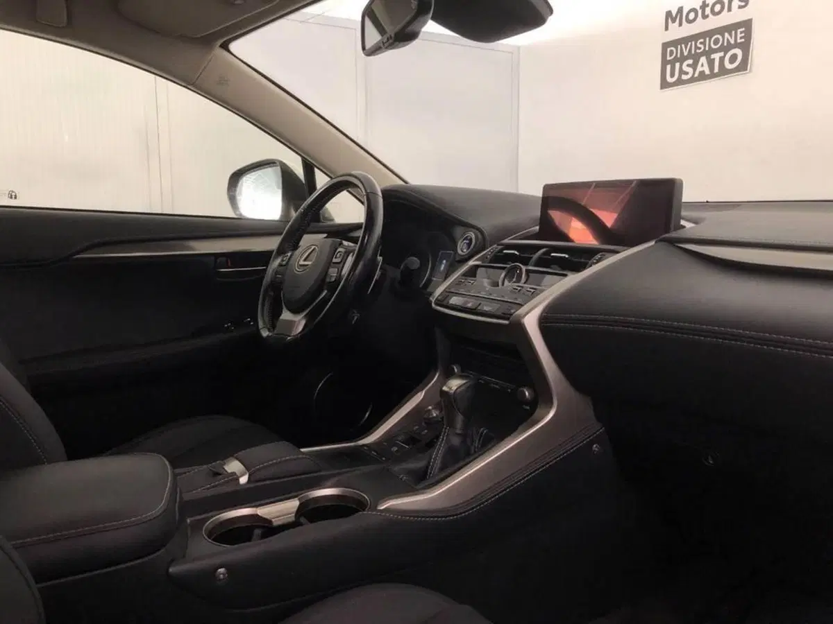 Lexus NX usata a Torino (12)