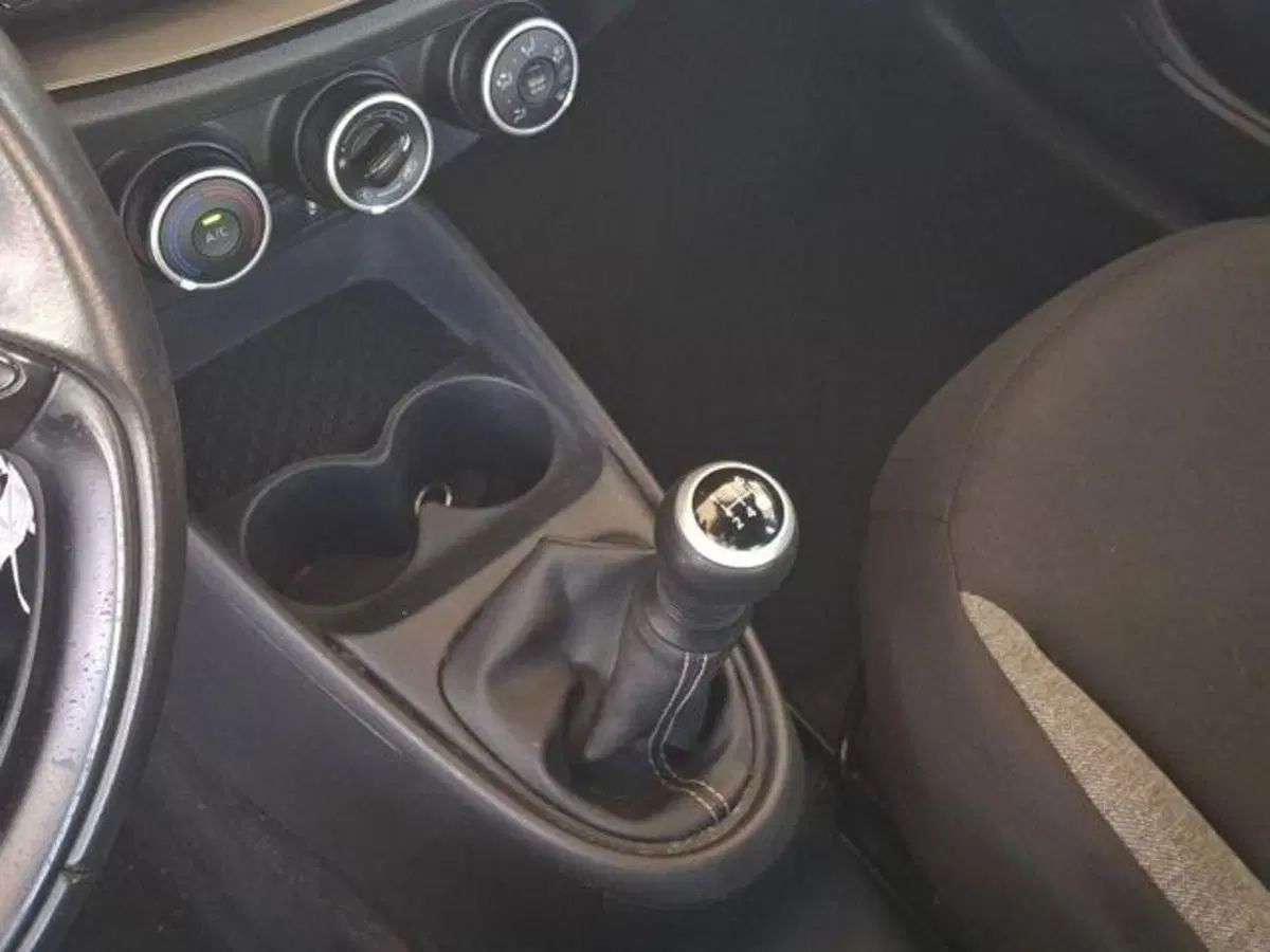 Toyota Aygo X usata a Roma (16)