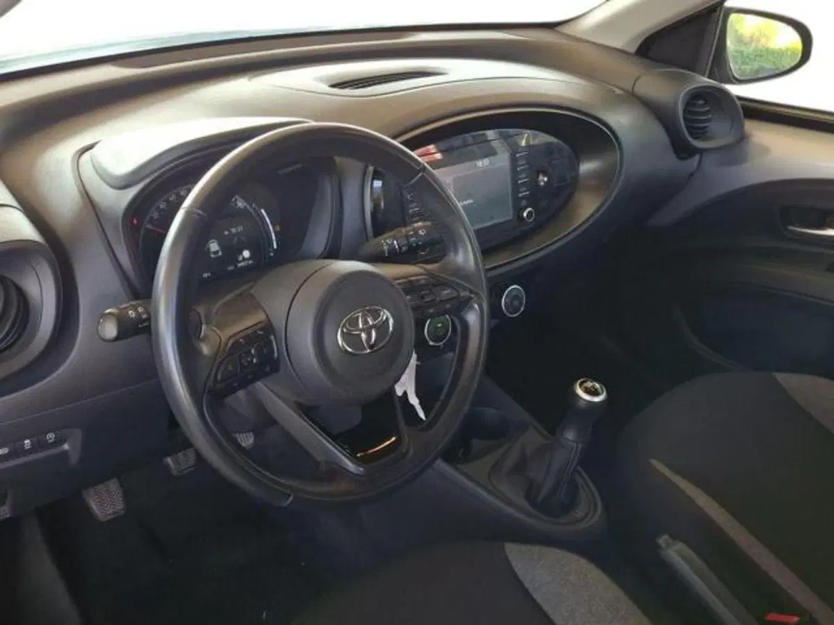Toyota Aygo X usata a Roma (7)