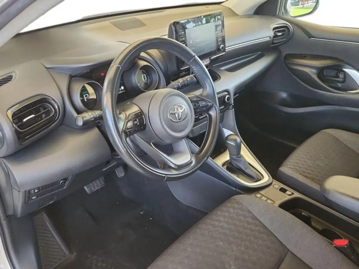 Toyota Yaris Cross usata a Roma (7)