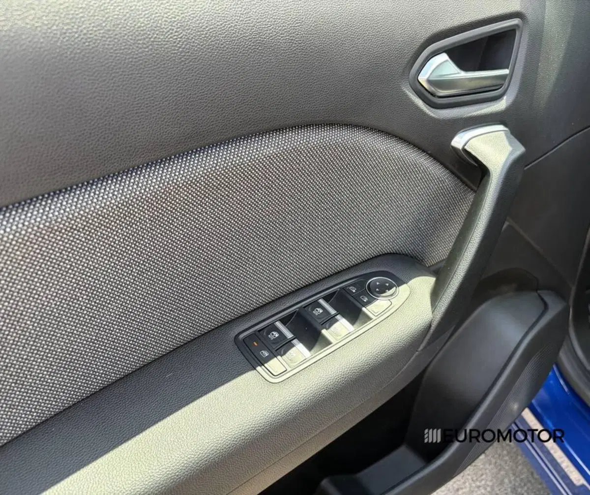 Renault Captur usata a Bari (12)