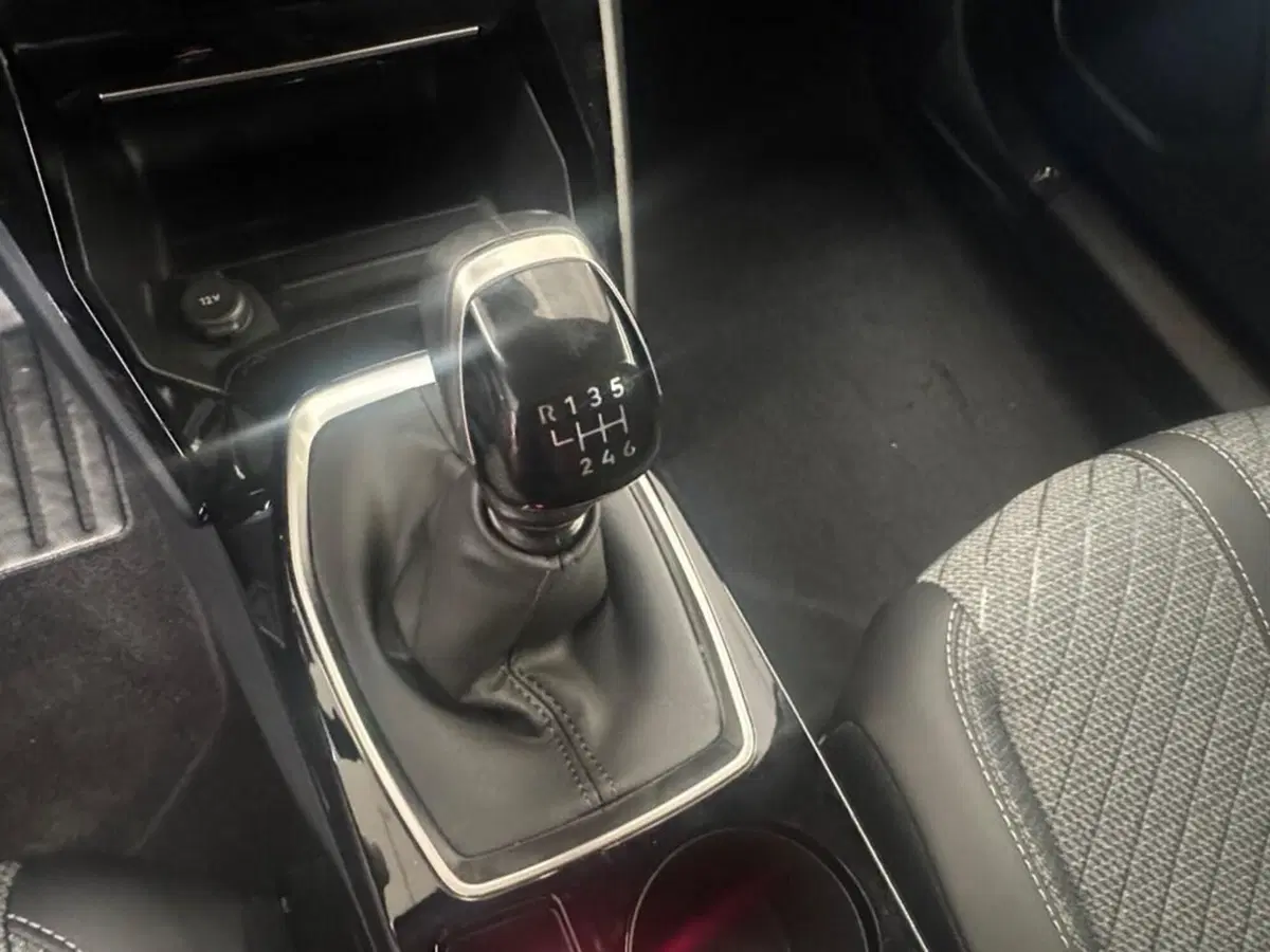 Peugeot 2008 nuova a Torino (12)