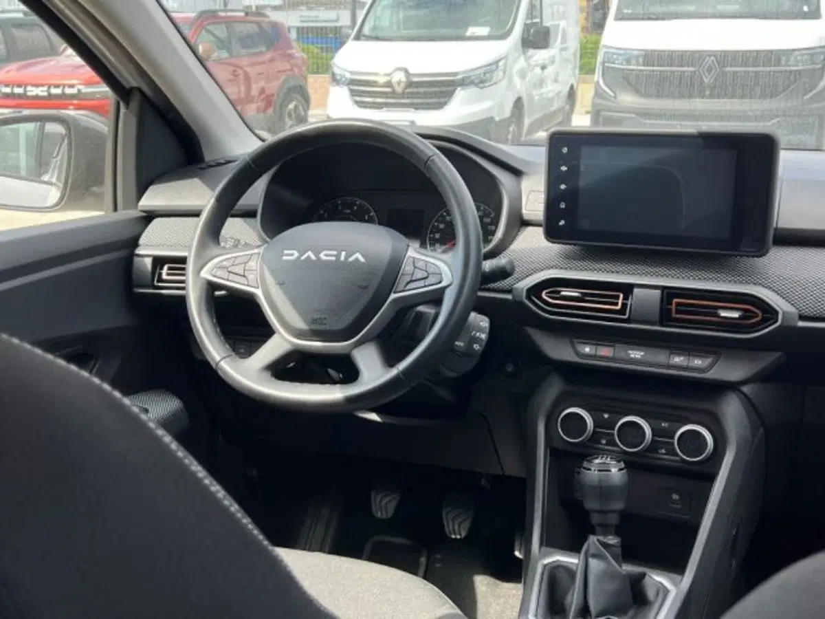Dacia Sandero usata a Taranto (12)