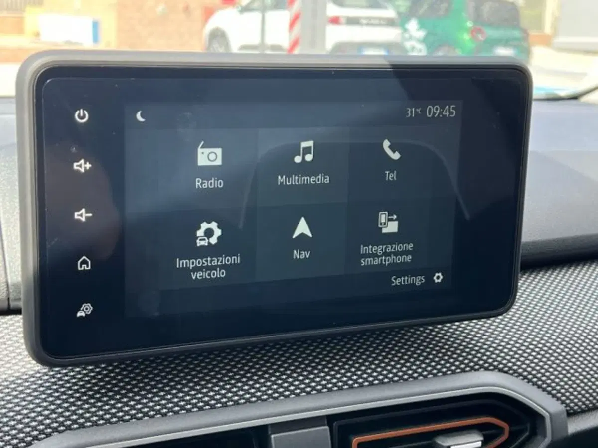 Dacia Sandero usata a Taranto (19)