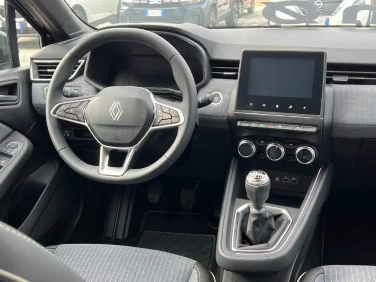 Renault Clio nuova a Taranto (11)