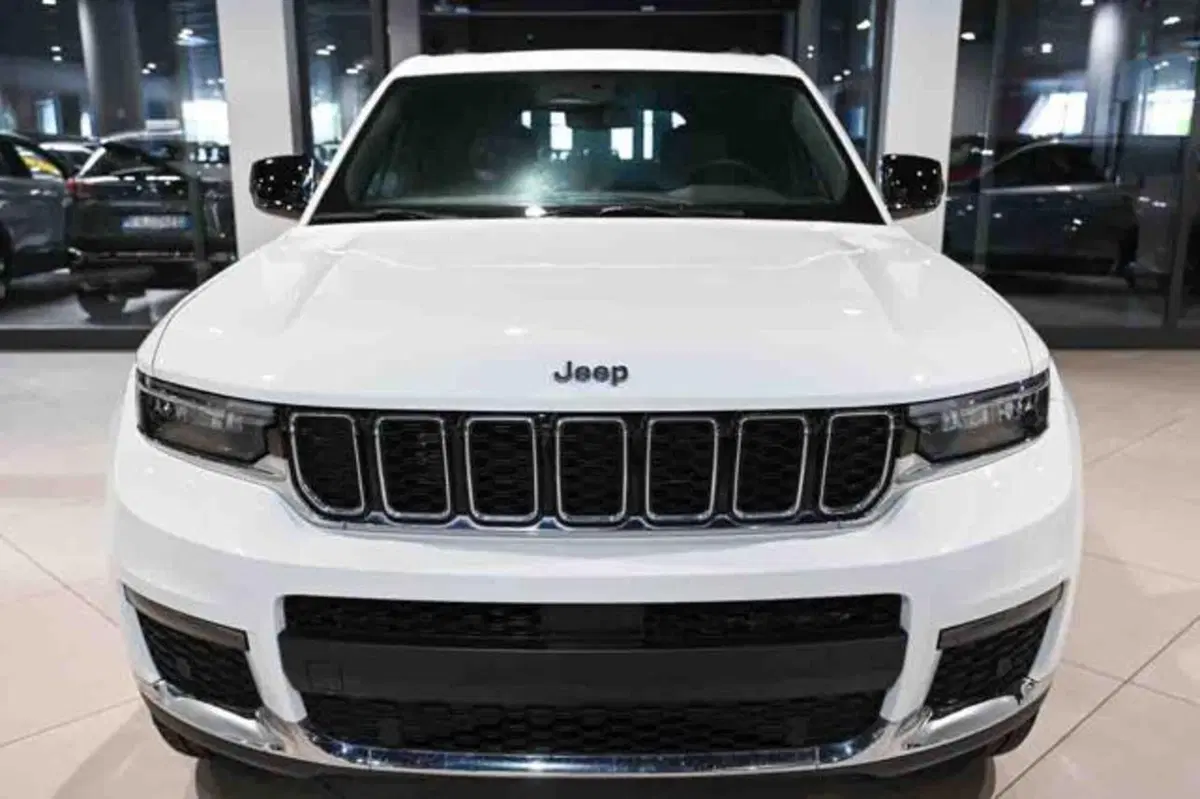 Jeep Grand Cherokee nuova a Torino (16)