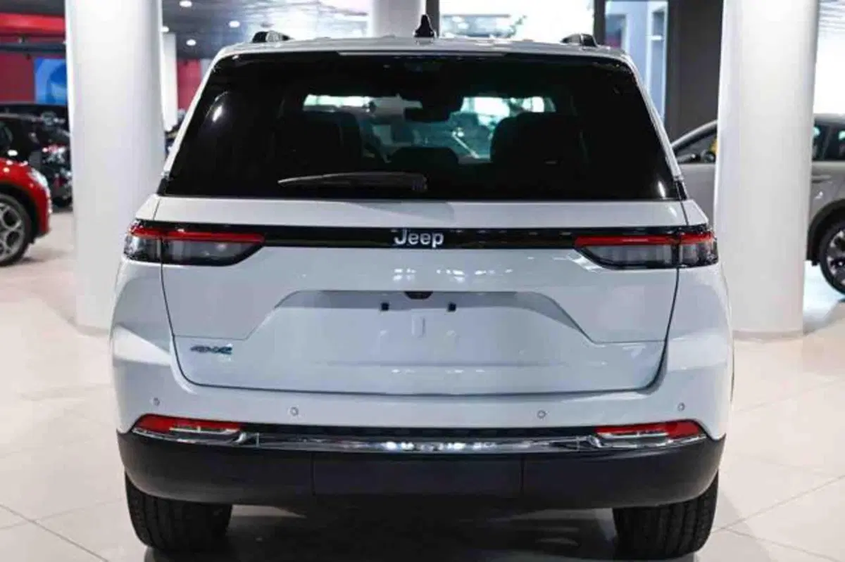 Jeep Grand Cherokee nuova a Torino (18)