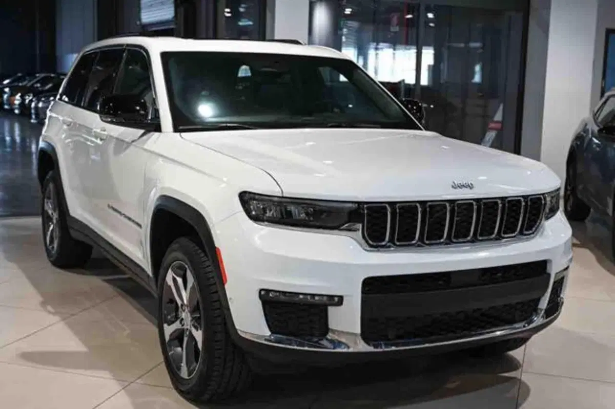 Jeep Grand Cherokee nuova a Torino (2)
