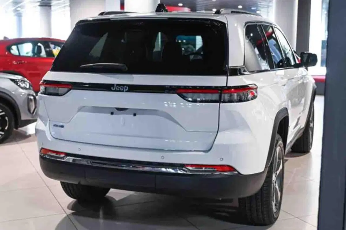 Jeep Grand Cherokee nuova a Torino (3)