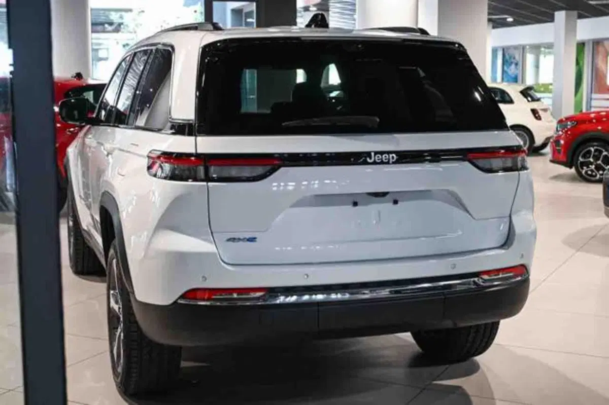 Jeep Grand Cherokee nuova a Torino (4)