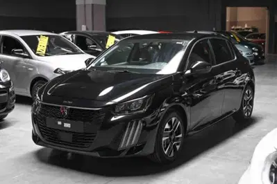 Peugeot 208 1.2 puretech Active s&amp;s 100cv del 2025 usata a Pianezza
