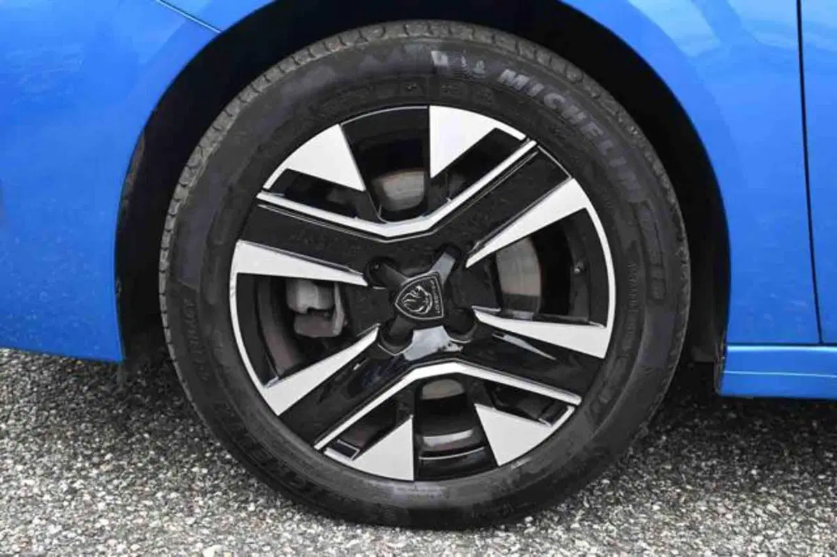 Peugeot 208 usata a Torino (6)