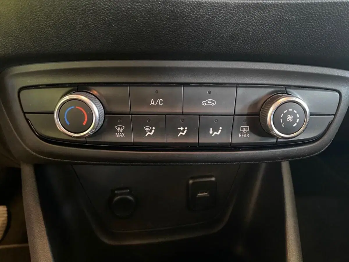 Opel Crossland X usata a Torino (11)