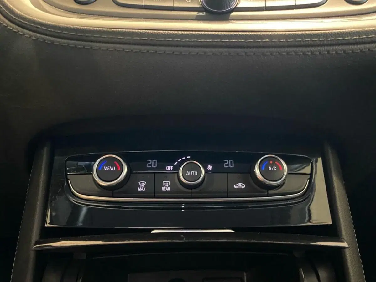Opel Grandland X usata a Torino (11)