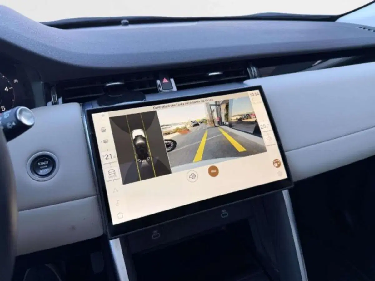 Land Rover Discovery Sport usata a Siena (13)