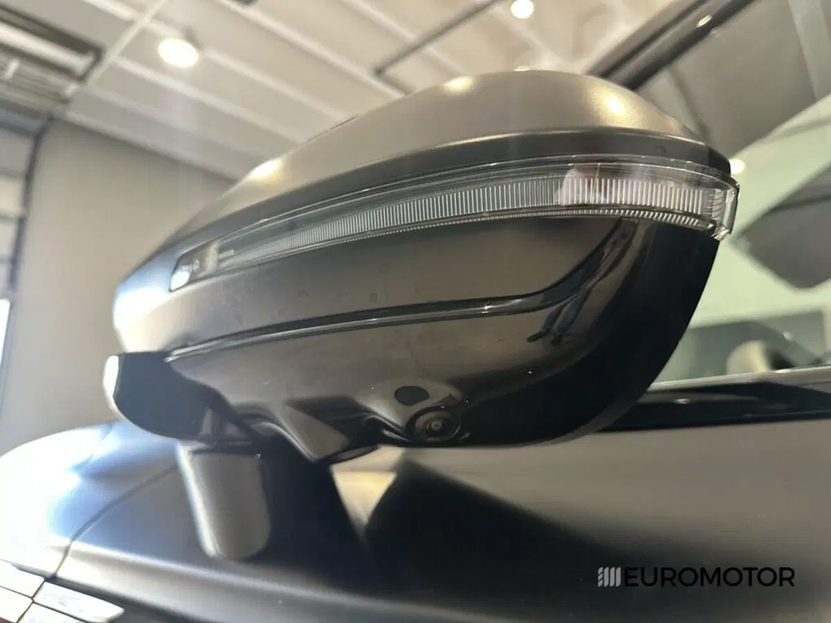 Omoda Omoda 9 SHS-P nuova a Bari (14)