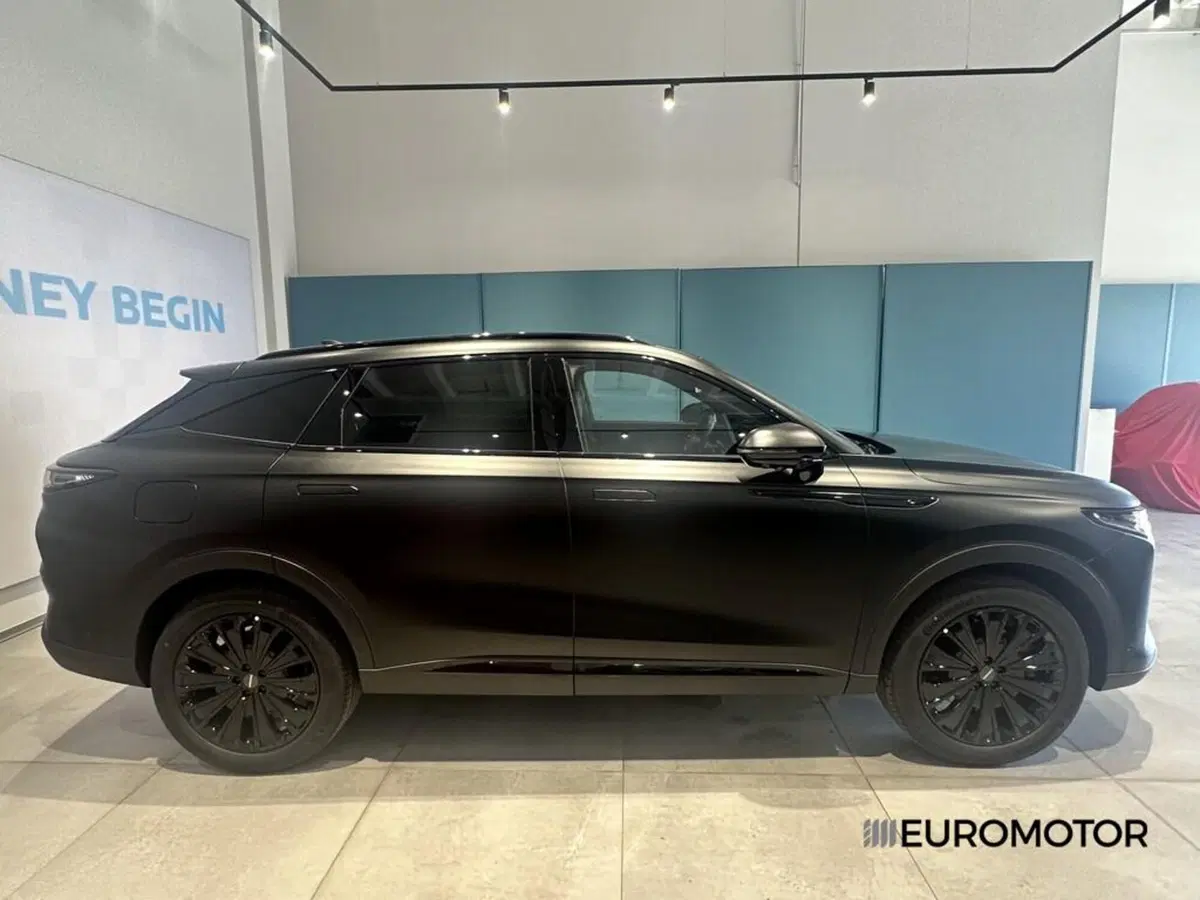 Omoda Omoda 9 SHS-P nuova a Bari (4)