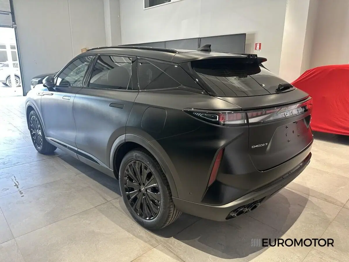 Omoda Omoda 9 SHS-P nuova a Bari (7)
