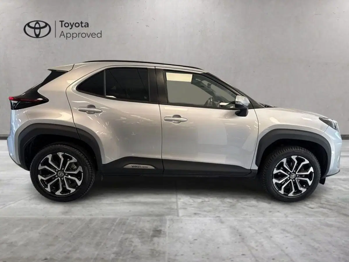 Toyota Yaris Cross usata a Prato (5)