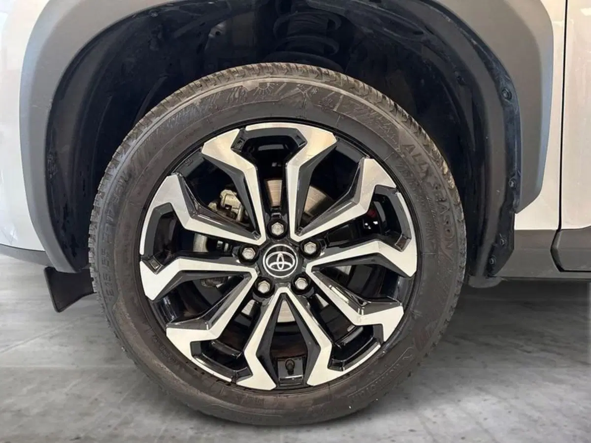 Toyota Yaris Cross usata a Prato (9)