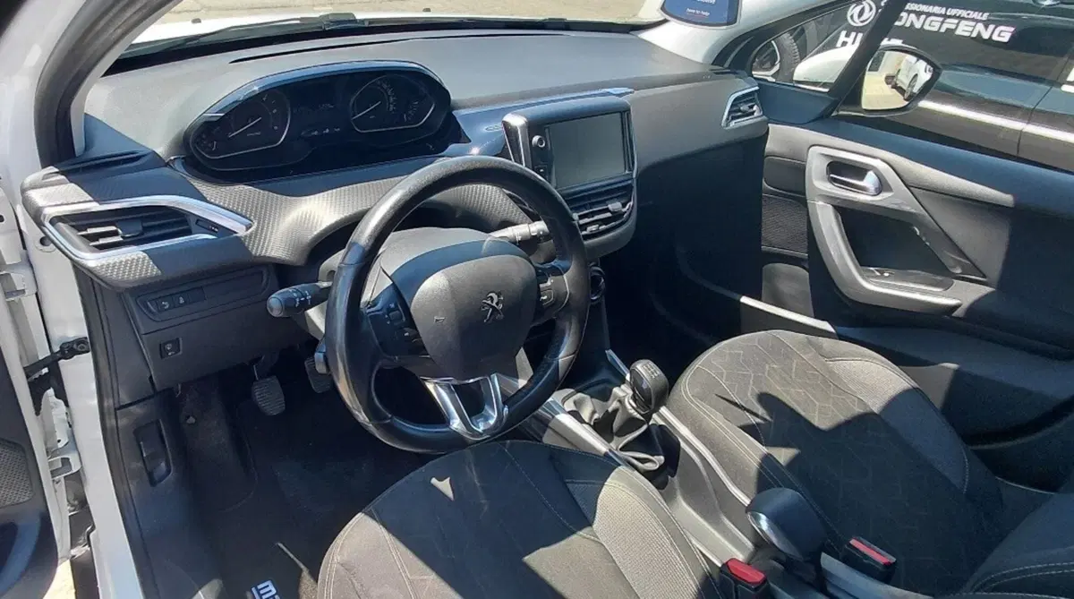 Peugeot 2008 usata a Cosenza (9)