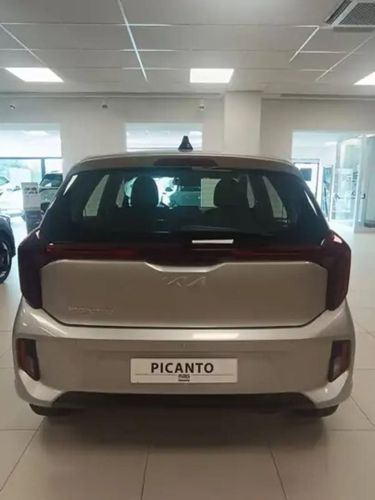Kia Picanto nuova a Cosenza (3)