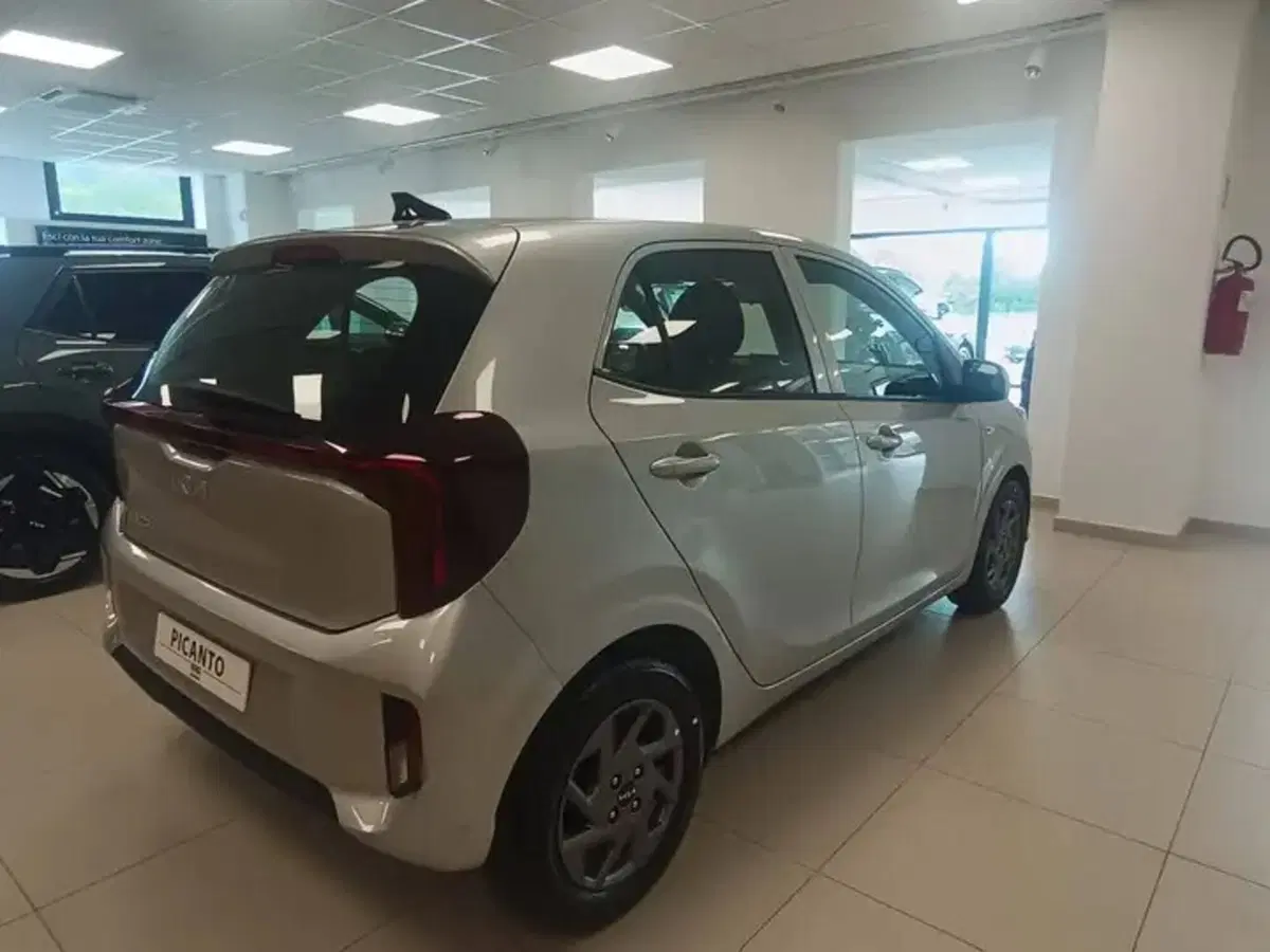 Kia Picanto nuova a Cosenza (4)