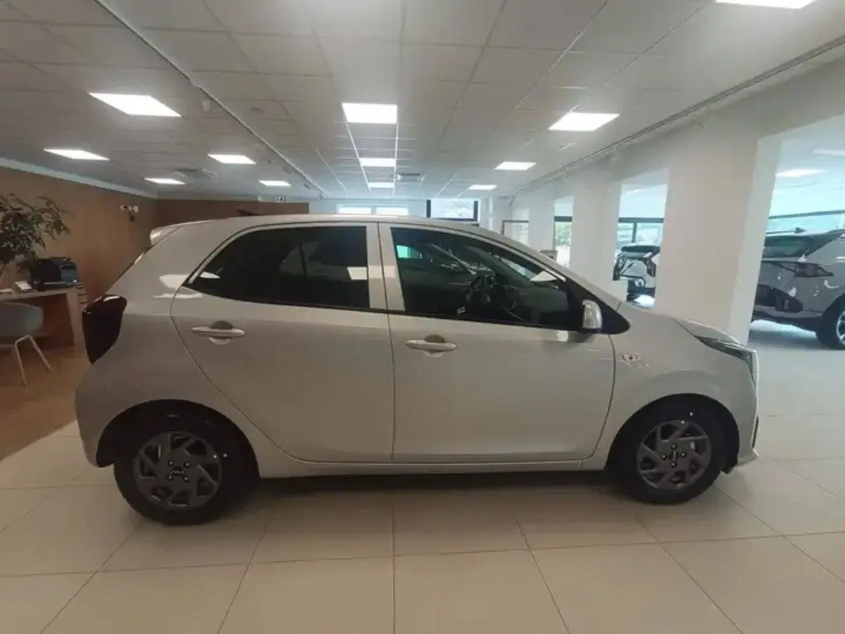 Kia Picanto nuova a Cosenza (5)
