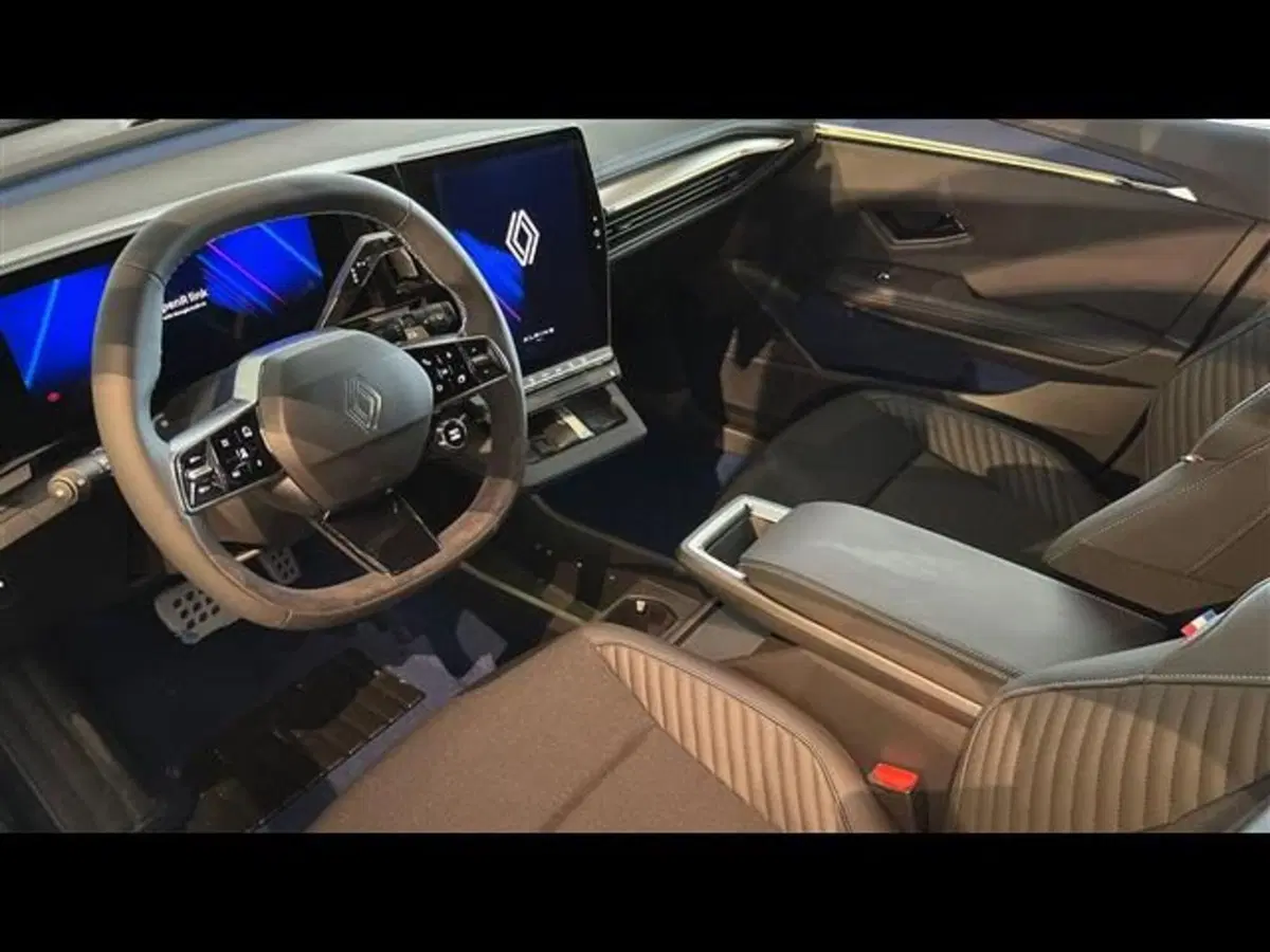 Renault Megane E-Tech Electric nuova a Firenze (10)