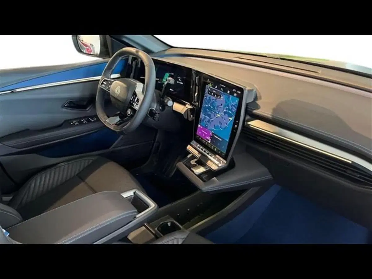 Renault Megane E-Tech Electric nuova a Firenze (11)