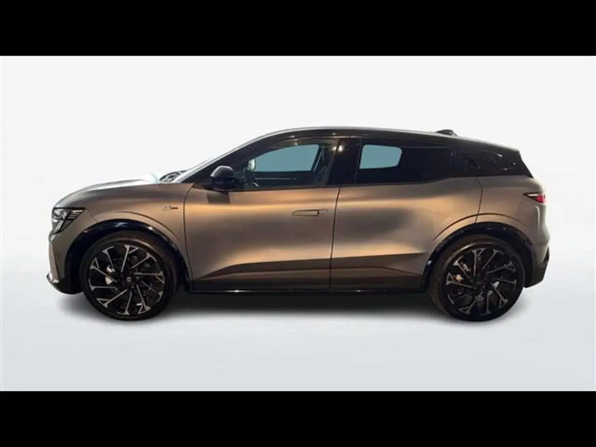 Renault Megane E-Tech Electric nuova a Firenze (2)