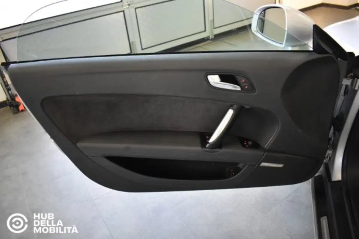 Audi TT Cabrio usata a Perugia (8)