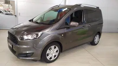 Ford Tourneo Courier 1.5 TDCI 75 CV Plus del 2017 usata a Muggia