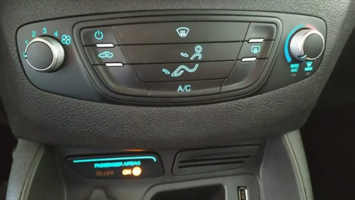 Ford Tourneo Courier usata a Trieste (12)