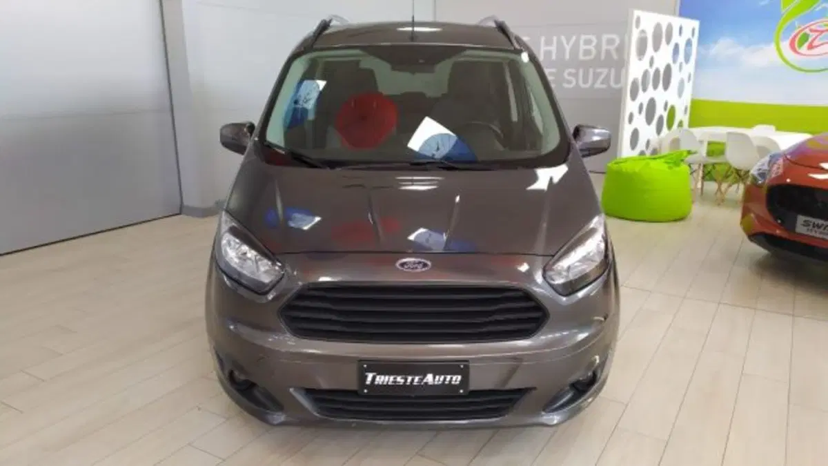 Ford Tourneo Courier usata a Trieste (2)