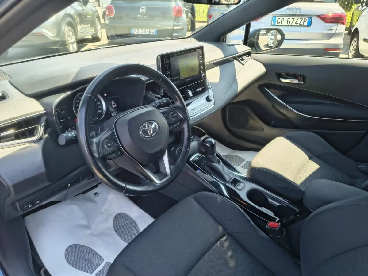 Toyota Corolla Touring Sports usata a Firenze (10)