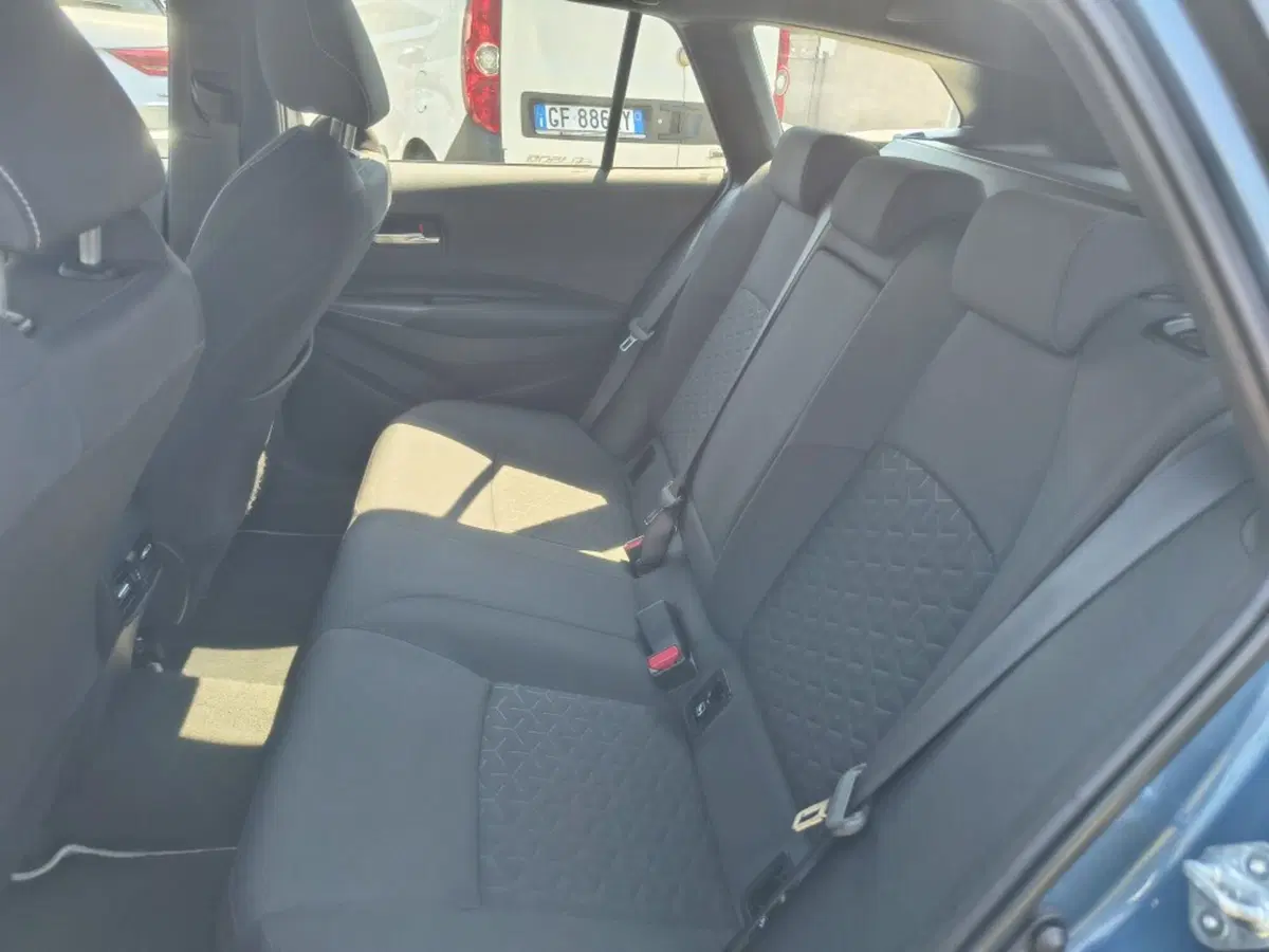 Toyota Corolla Touring Sports usata a Firenze (15)