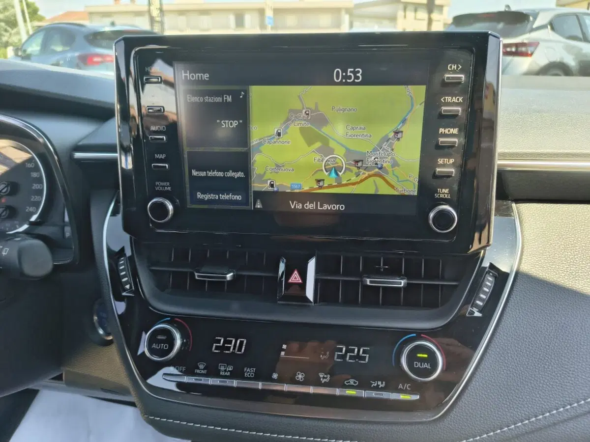 Toyota Corolla Touring Sports usata a Firenze (16)