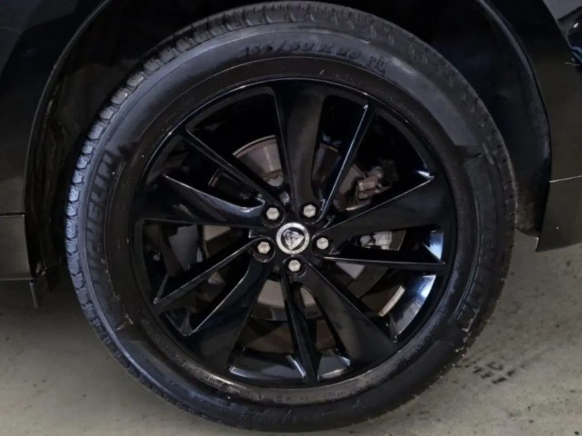 Jaguar F-Pace usata a Livorno (10)
