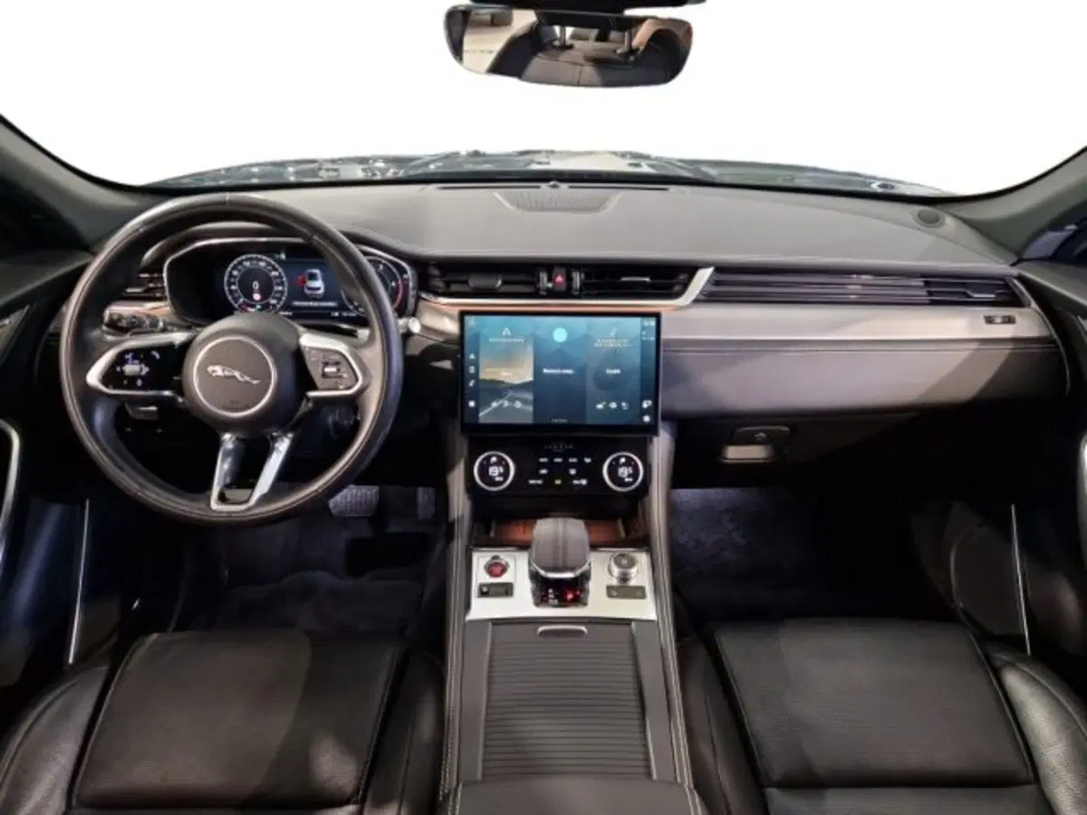 Jaguar F-Pace usata a Livorno (5)
