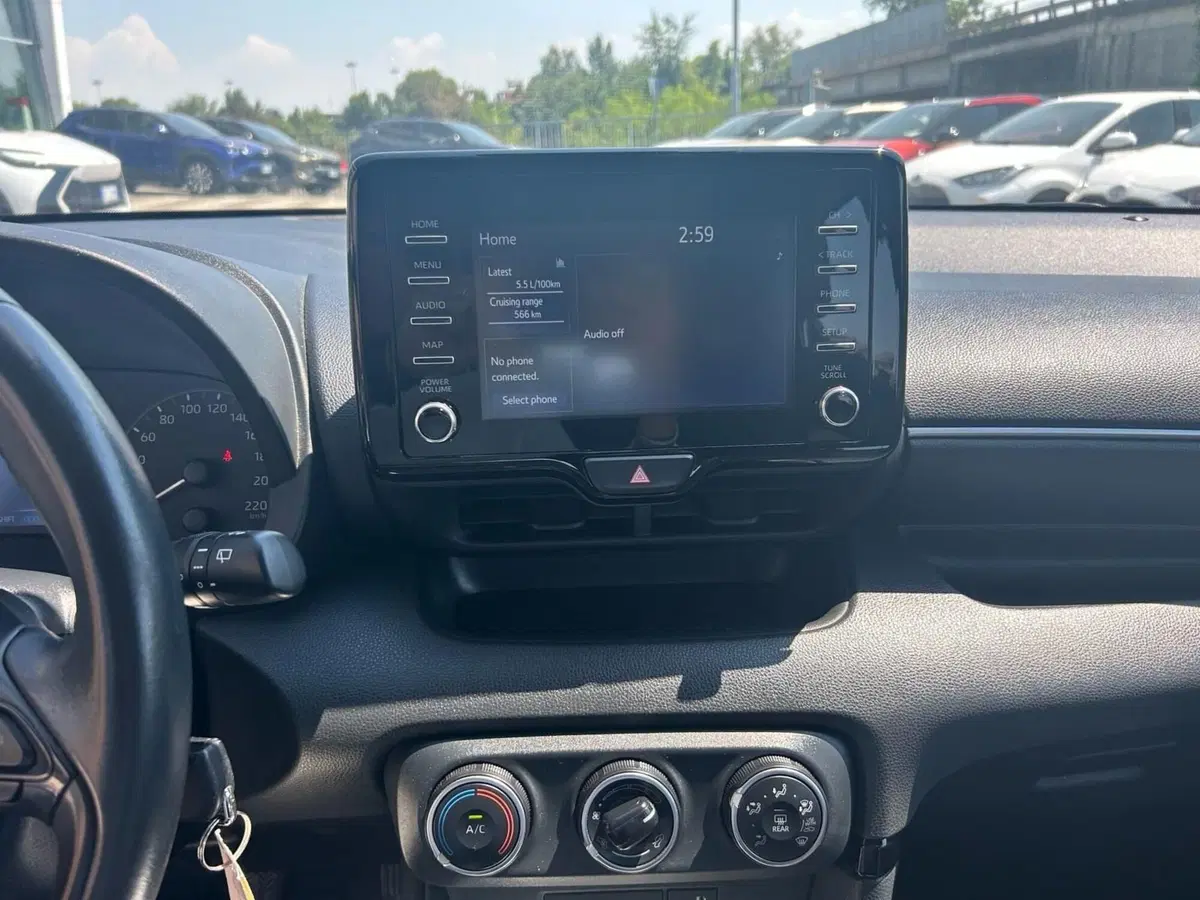 Toyota Yaris usata a Piacenza (17)
