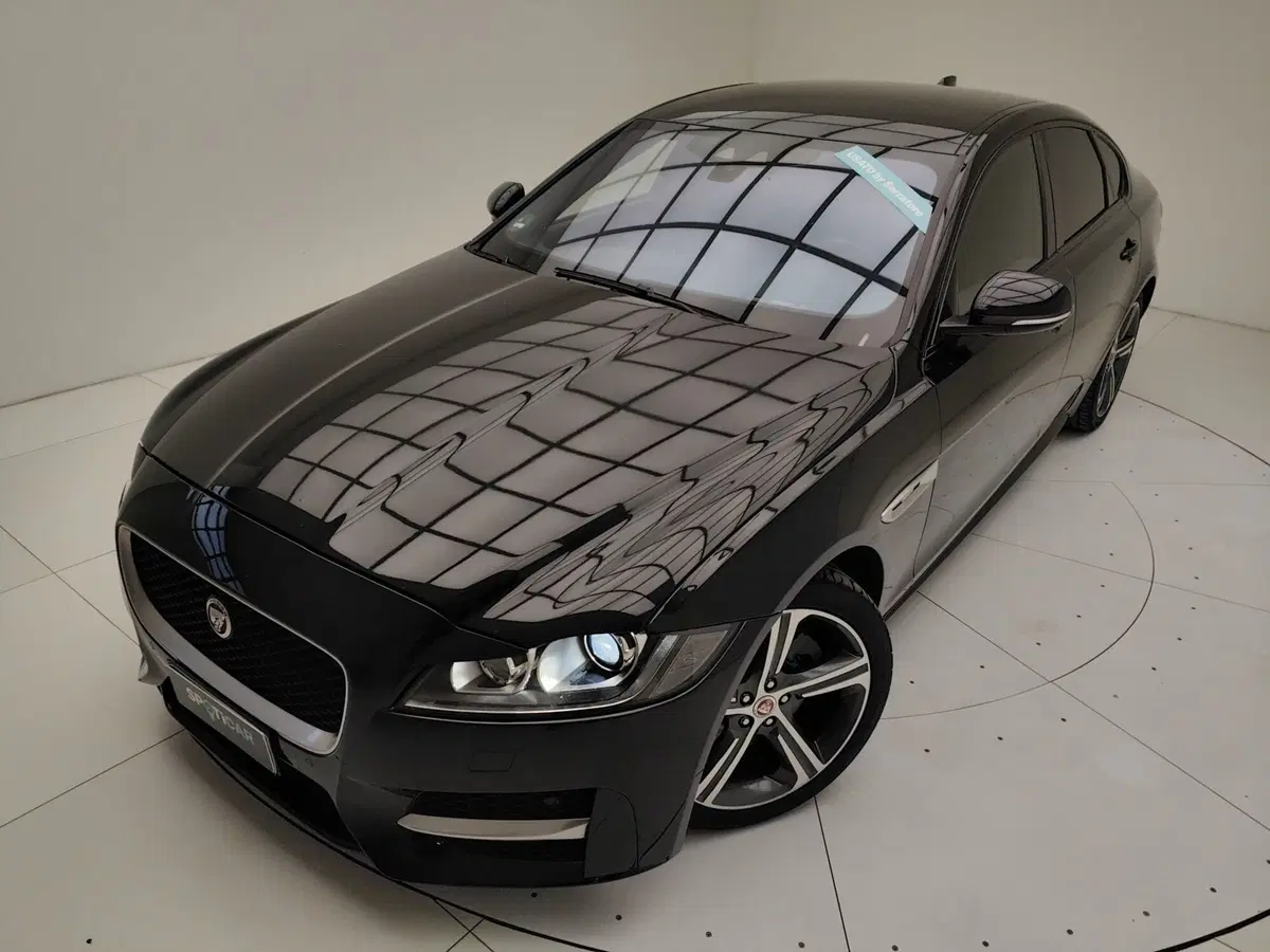 Jaguar XF usata a Como (15)