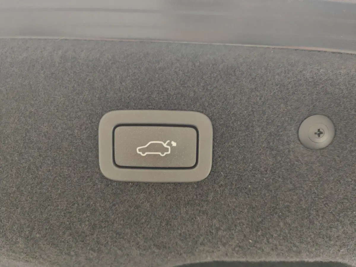 Jaguar XF usata a Como (16)