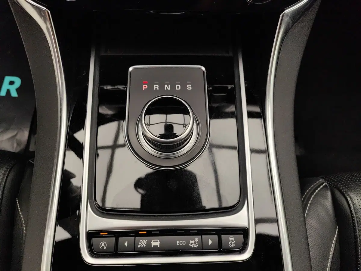 Jaguar XF usata a Como (19)