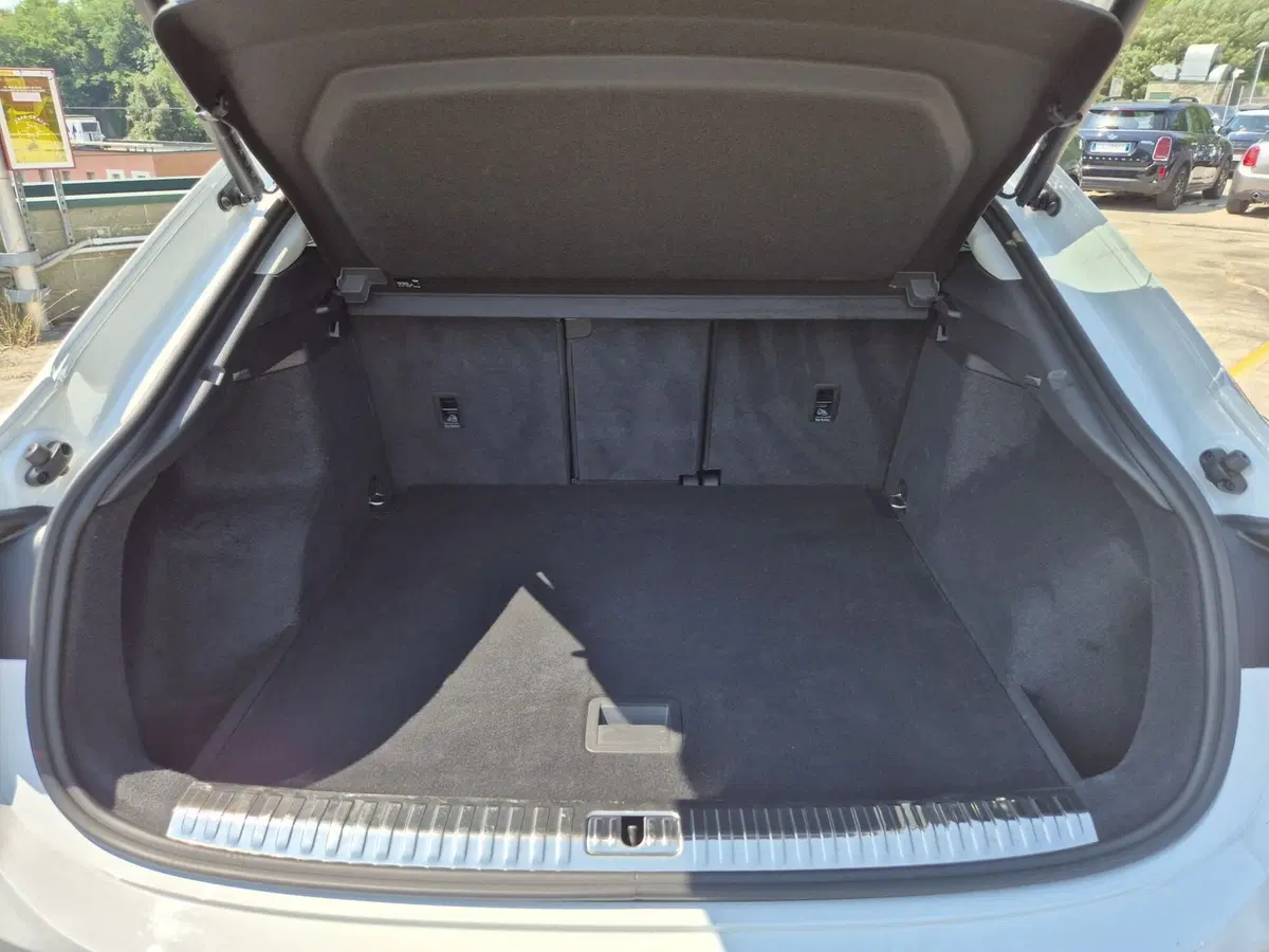 Audi Q3 Sportback usata  (12)