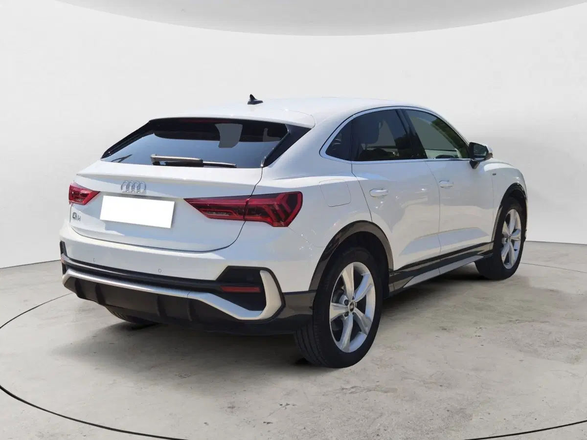 Audi Q3 Sportback usata  (4)