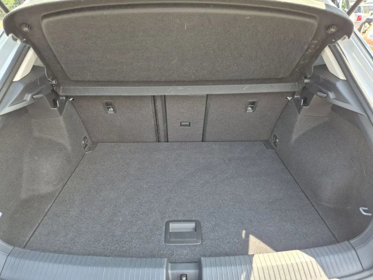 Volkswagen T-Roc usata  (11)