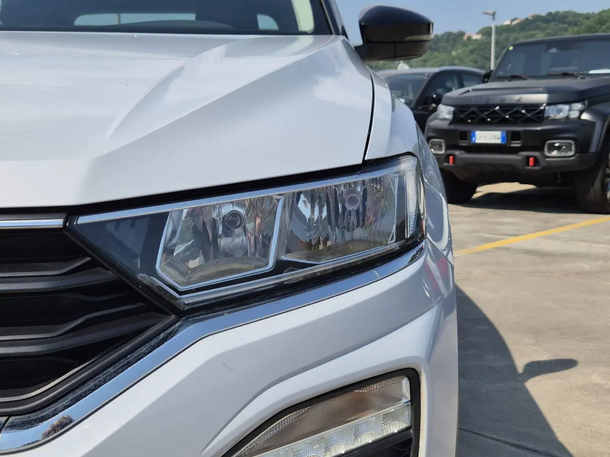 Volkswagen T-Roc usata  (15)