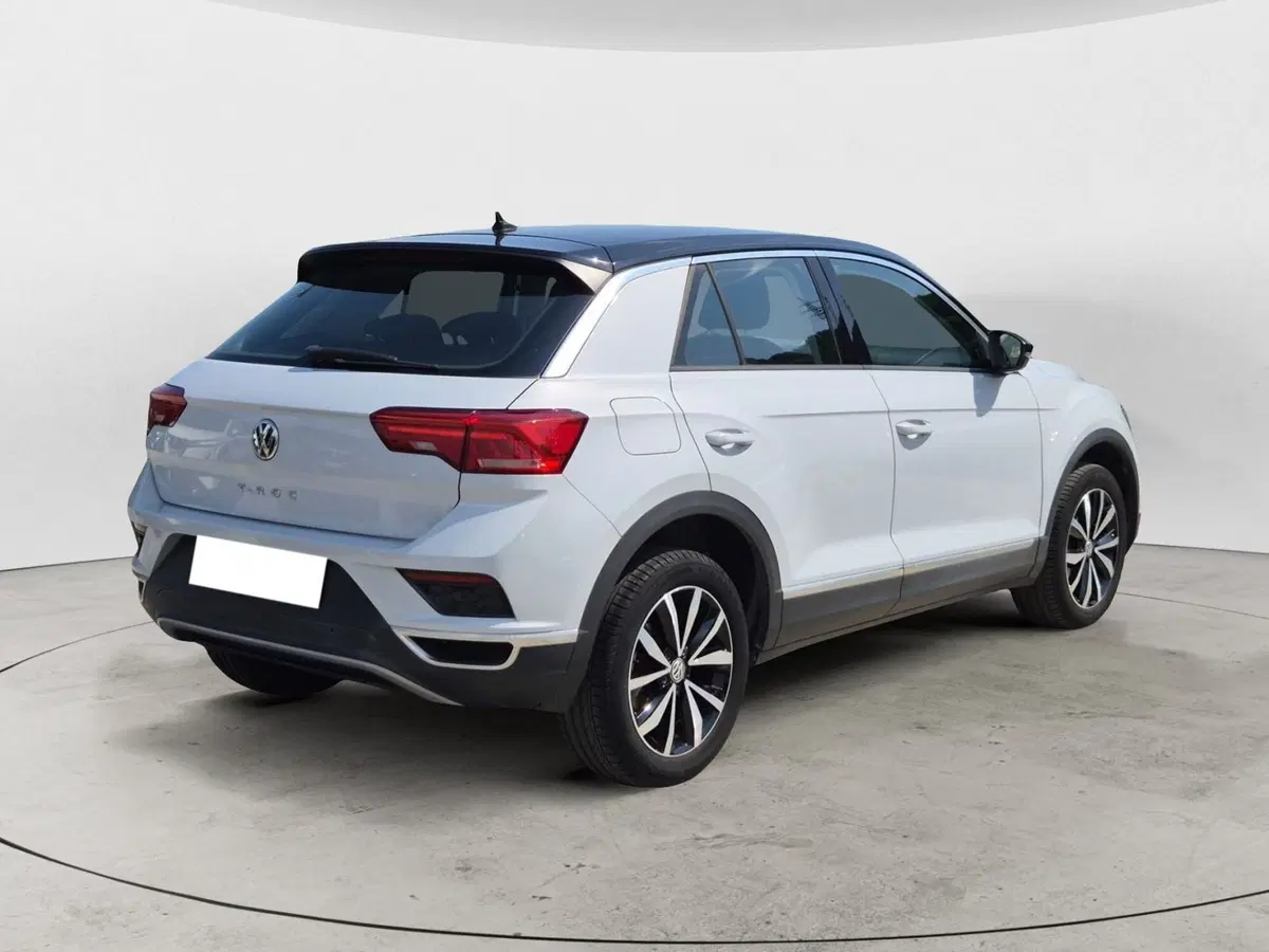 Volkswagen T-Roc usata  (4)